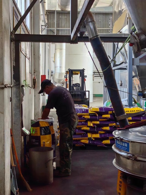 Pureté ≥ 90% Poudre d' hémoglobine Contenu en métaux lourds ≤ 10 ppm Conservé à 2-8°C